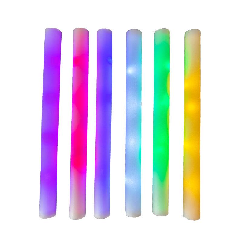 Bastões luminosos de espuma coloridos