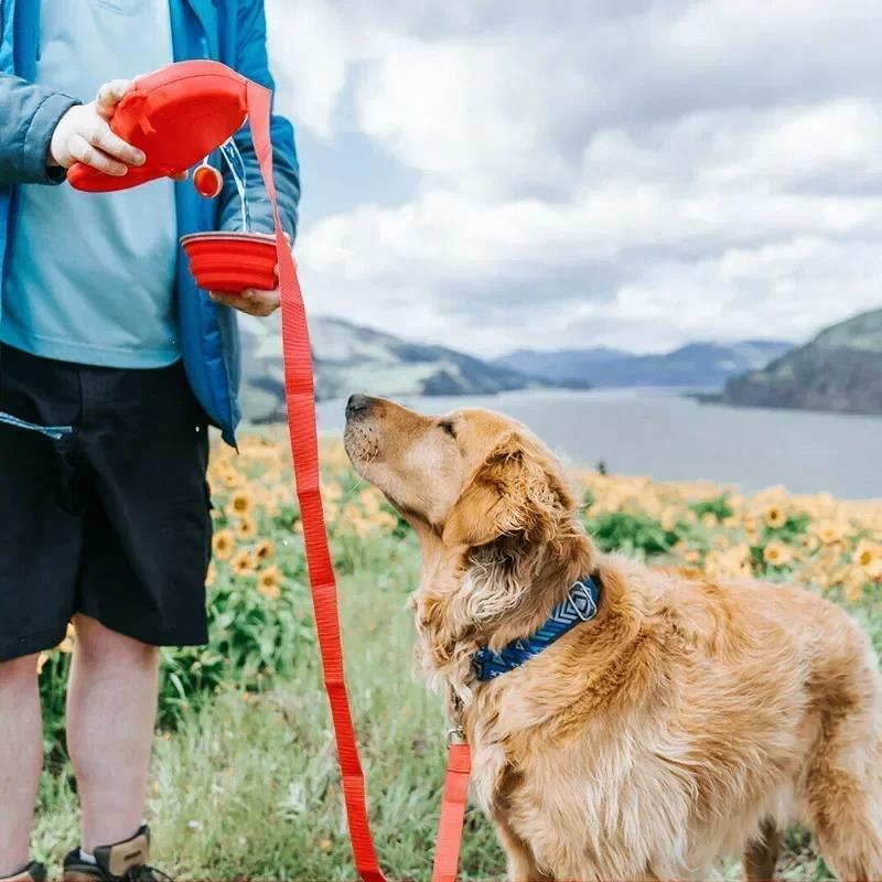 Trela forte multifuncional para cães de estimação com tigela de garrafa de água embutida